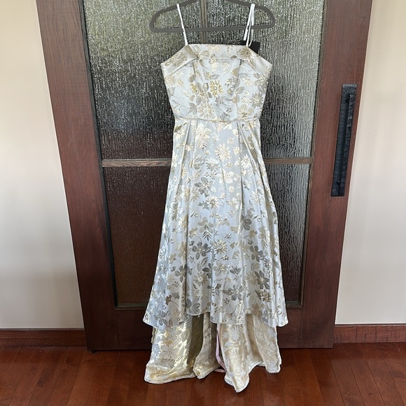 Mac Duggal NEW White Gold Brocade Strapless Golden Floral High Low Gown - Size 6 - Picture 8 of 15